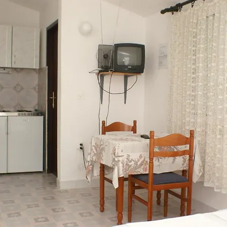 With A Parking Space Pisak, Omis - 4281 Apartment
