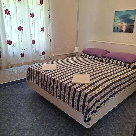 With A Parking Space Pisak, Omis - 4281 Apartment