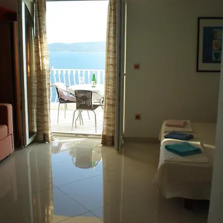 With A Parking Space Pisak, Omis - 4281 Apartment Mimice